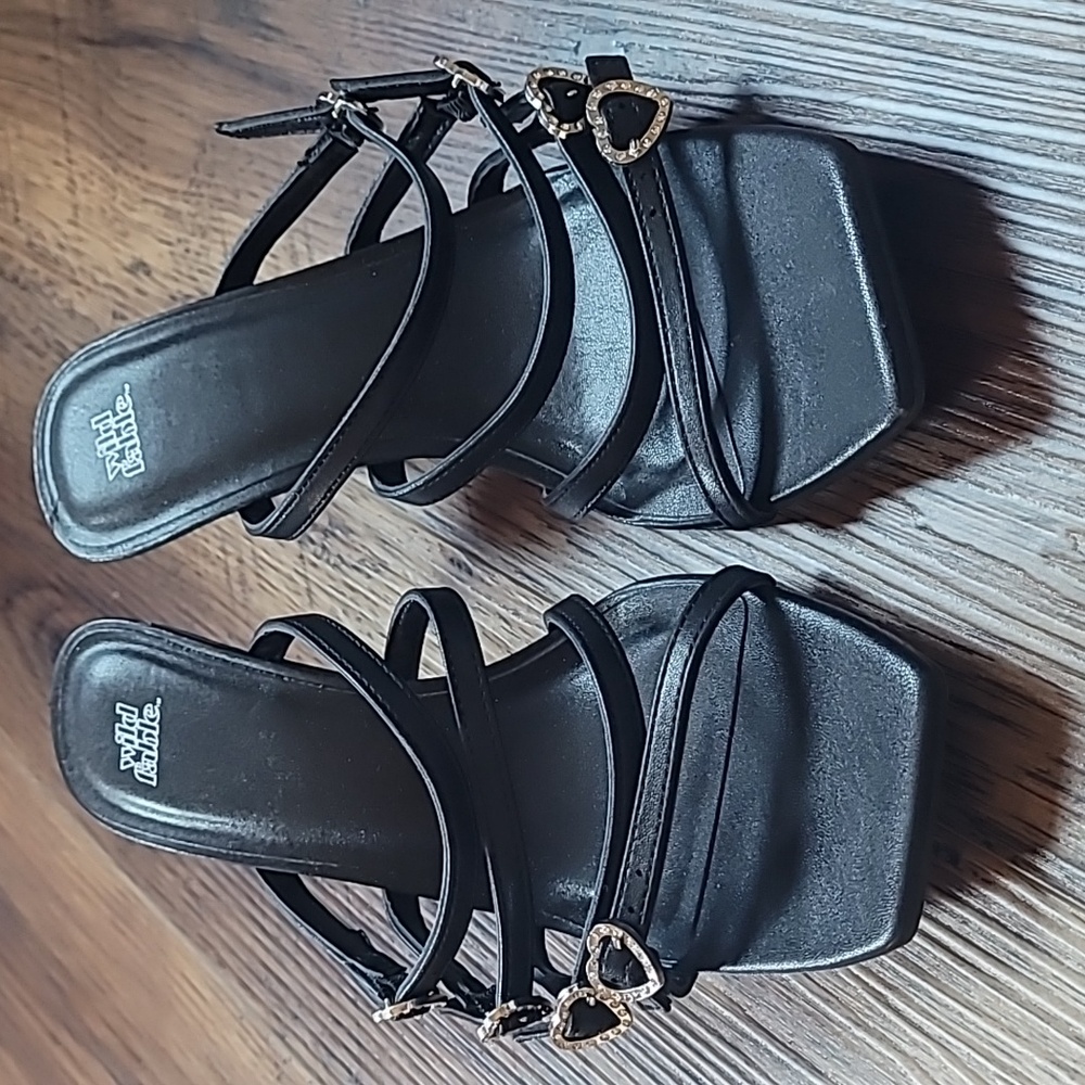 Wild Fable Heels, Size 9, Black, Silver, Rhinestones, Hearts, Strappy